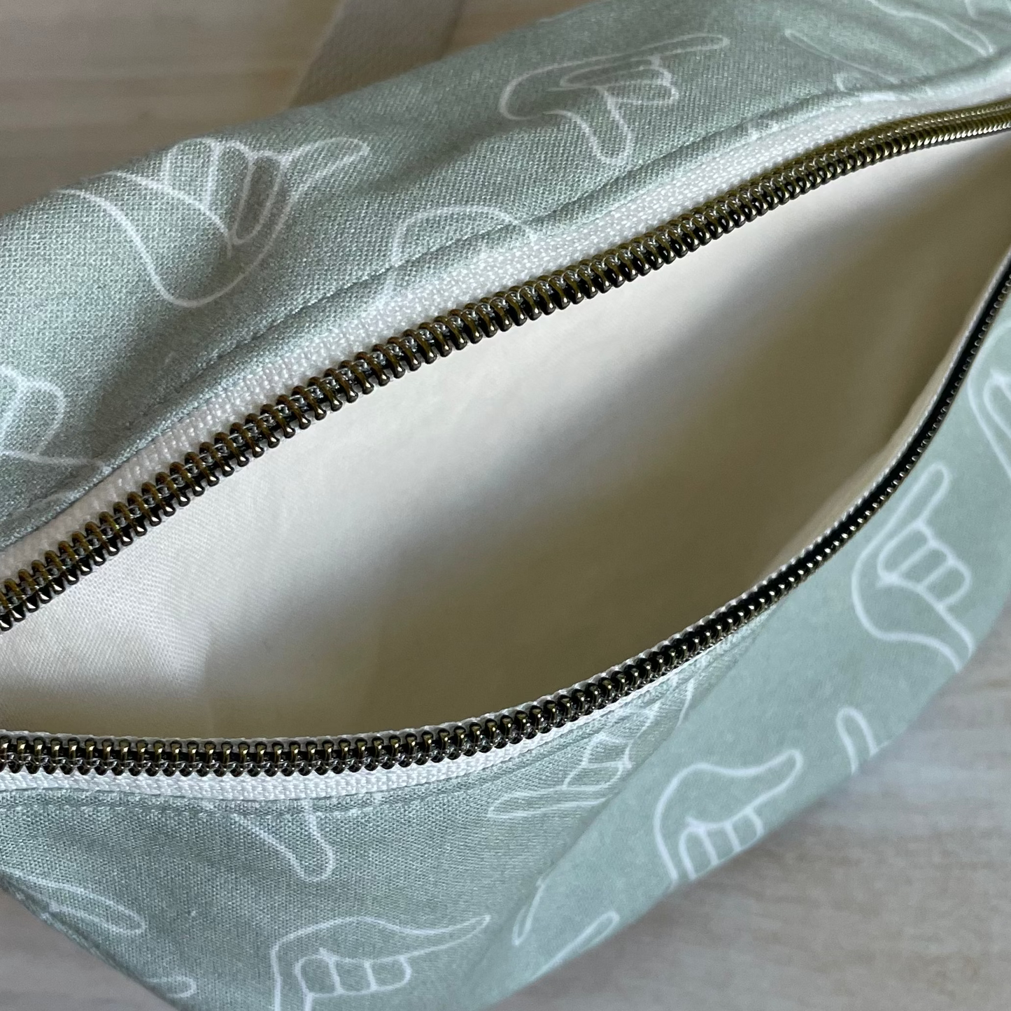 Keiki Shaka Crossbody Fanny Pack