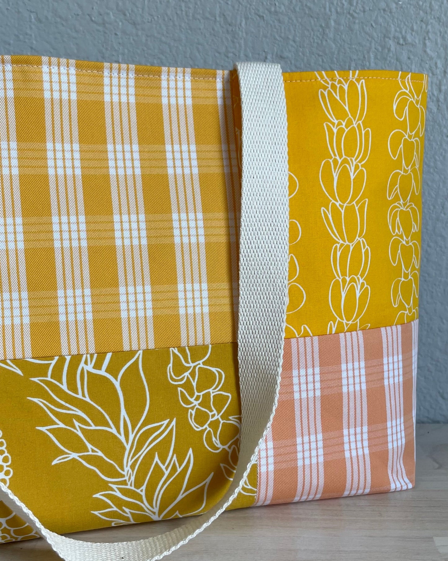 Medium Patchwork Palaka Tote Bag - Ilima