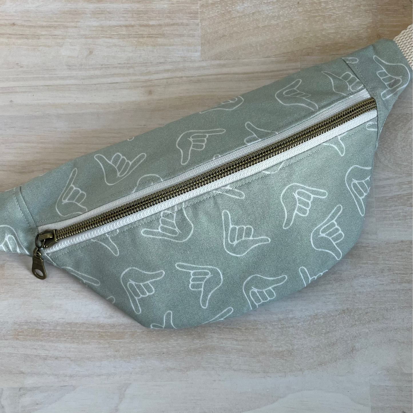 Keiki Shaka Crossbody Fanny Pack