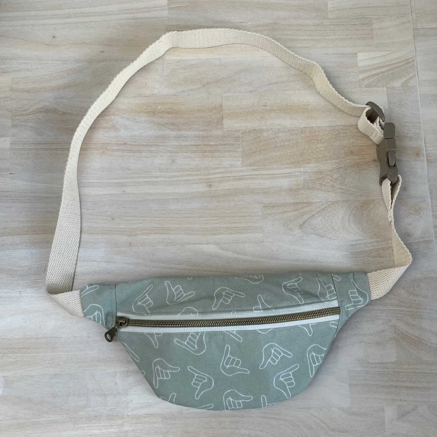 Keiki Shaka Crossbody Fanny Pack