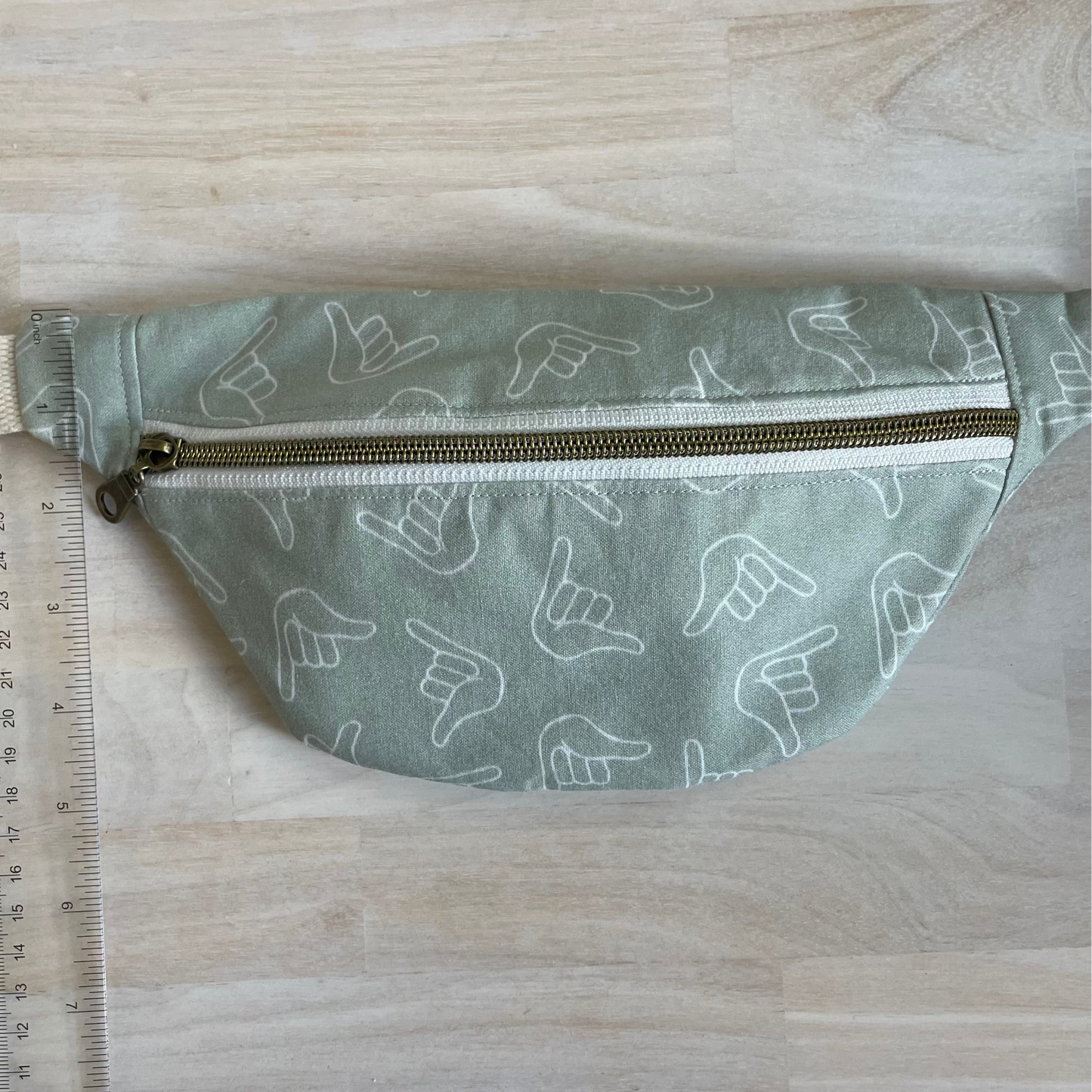 Keiki Shaka Crossbody Fanny Pack
