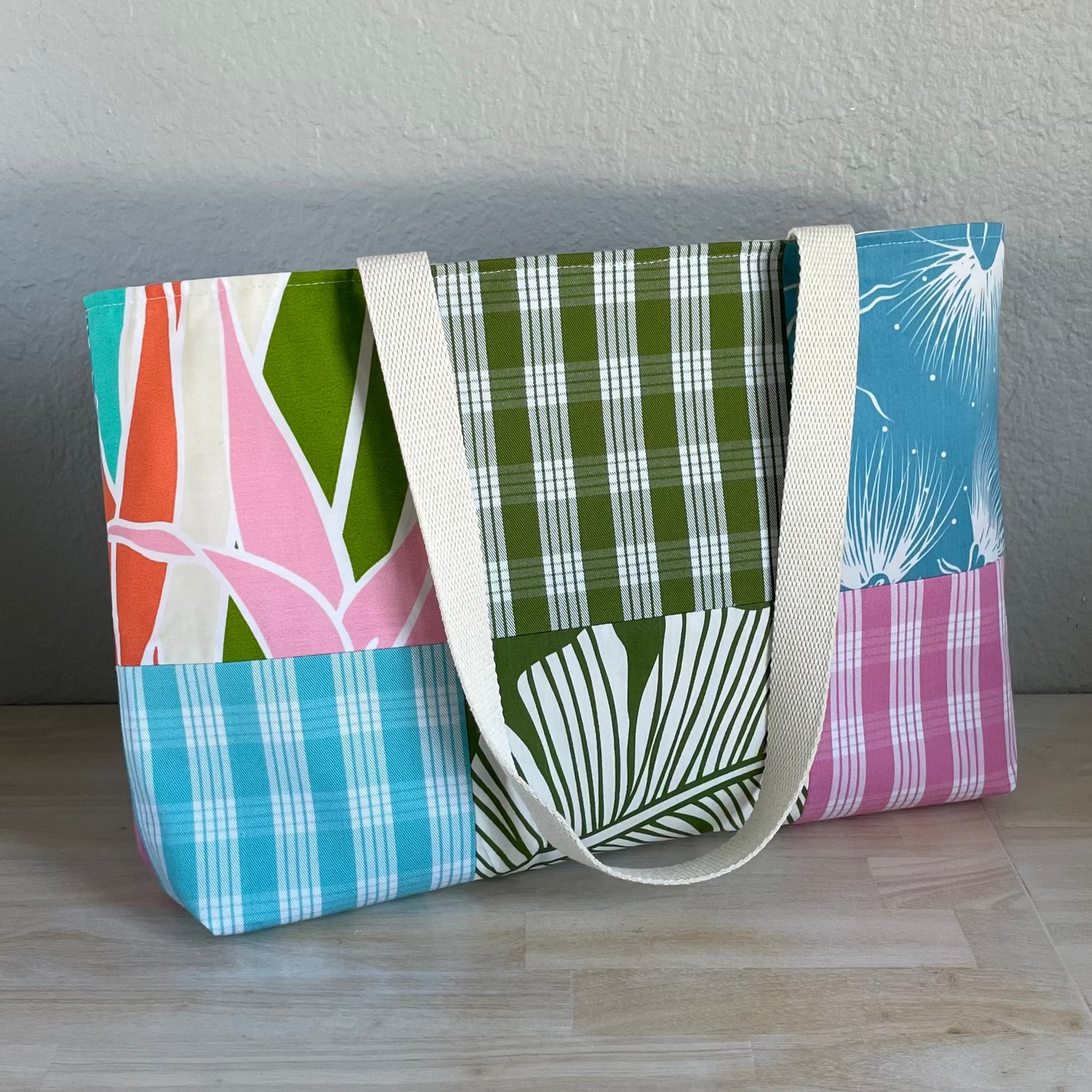 Medium Patchwork Palaka Tote  - Tropical