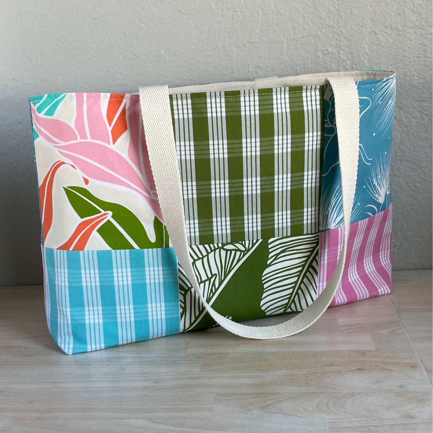 Medium Patchwork Palaka Tote  - Tropical