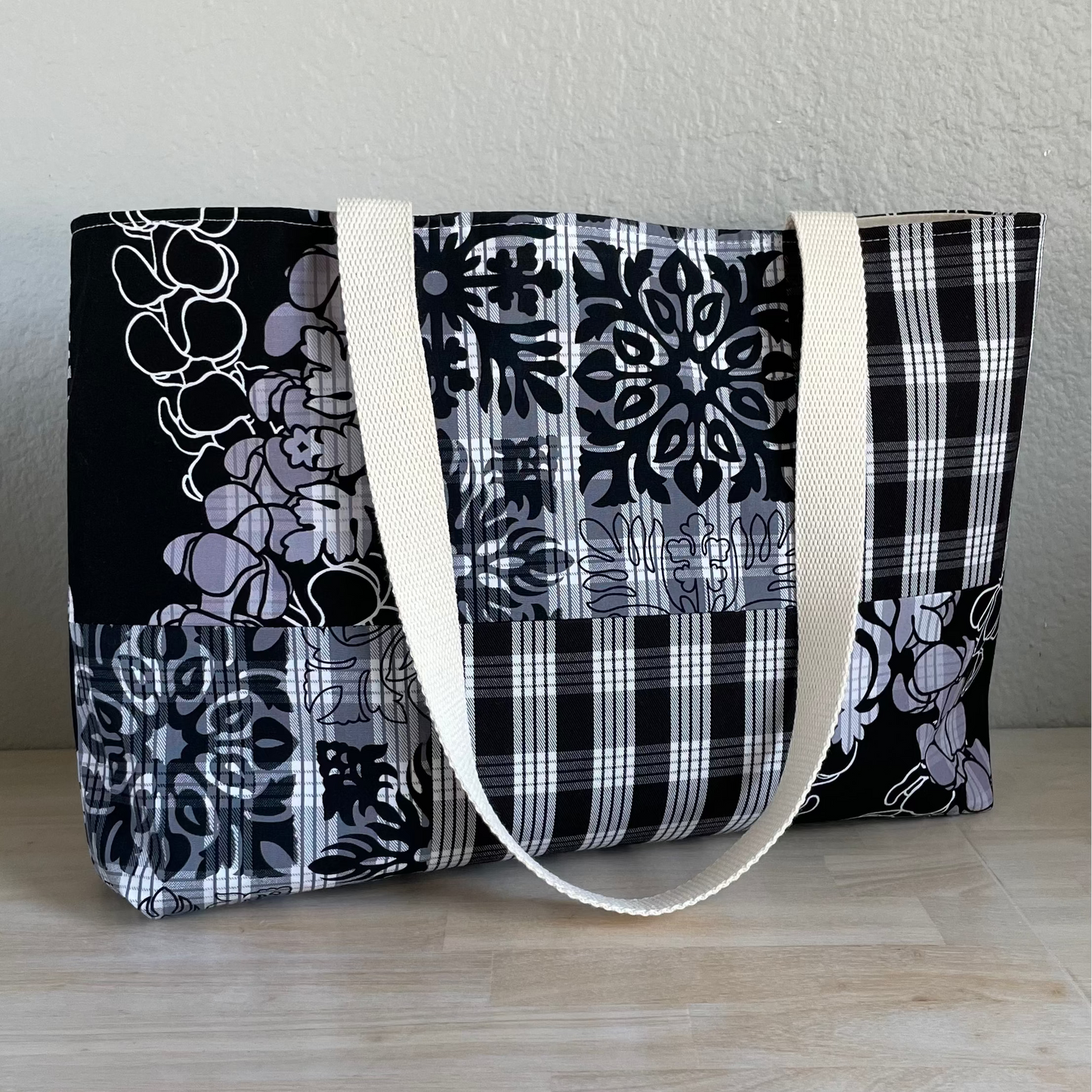 Medium Patchwork Palaka Tote  - Black ʻUlu & Puakenikeni