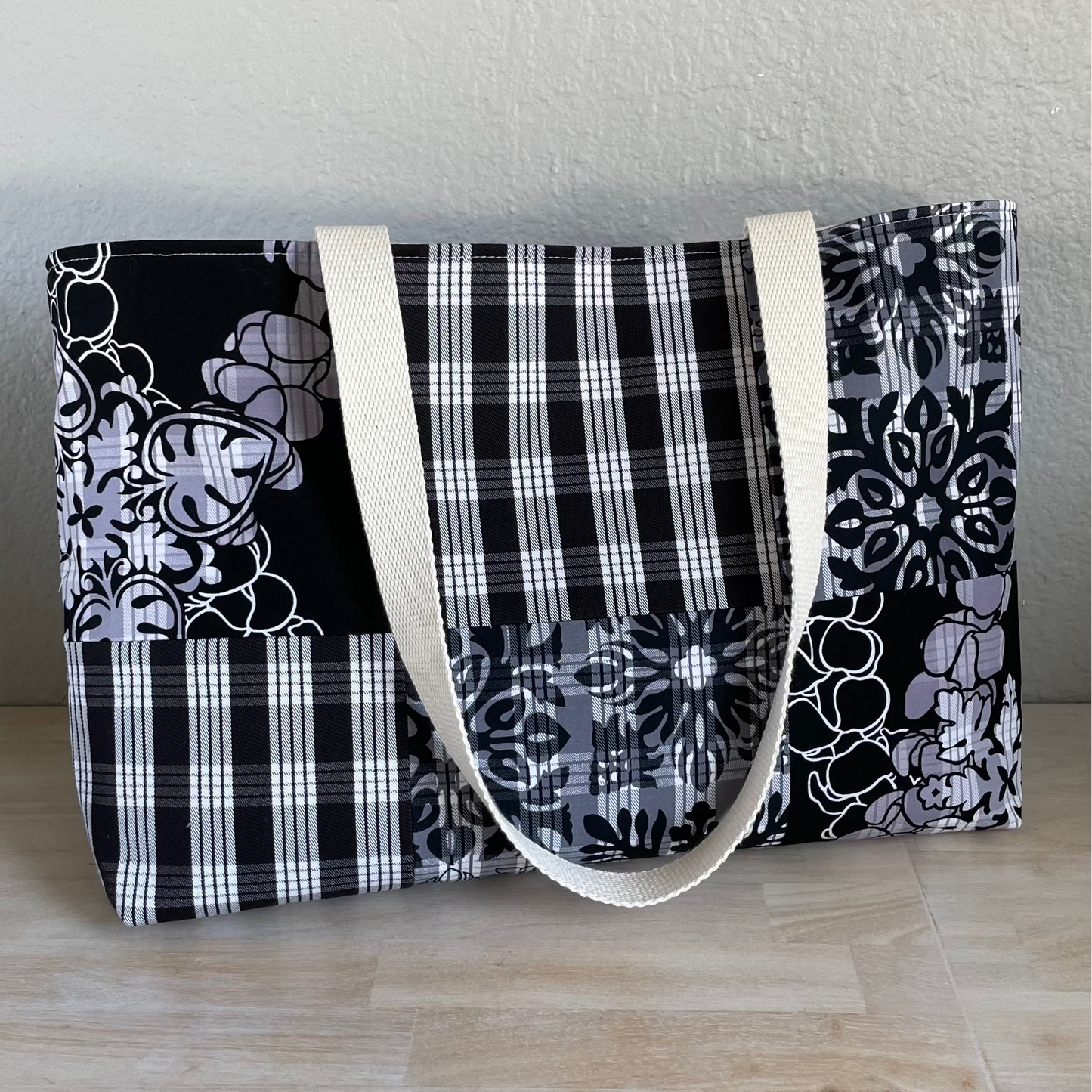 Medium Patchwork Palaka Tote  - Black ʻUlu & Puakenikeni